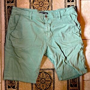 Mavi Green Jacob Twill Short. 38 x 11.